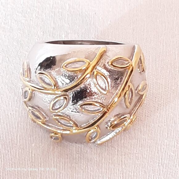 Jumbo Silver Tone Dome Ring Gold Tone Floral Overlay - Picture 3 of 7